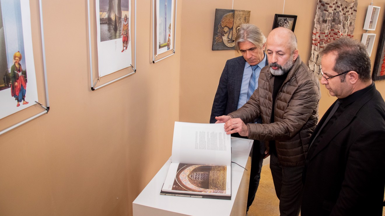 Selçuk Üniversitesinde 2 sergi sanatseverlerle buluştu